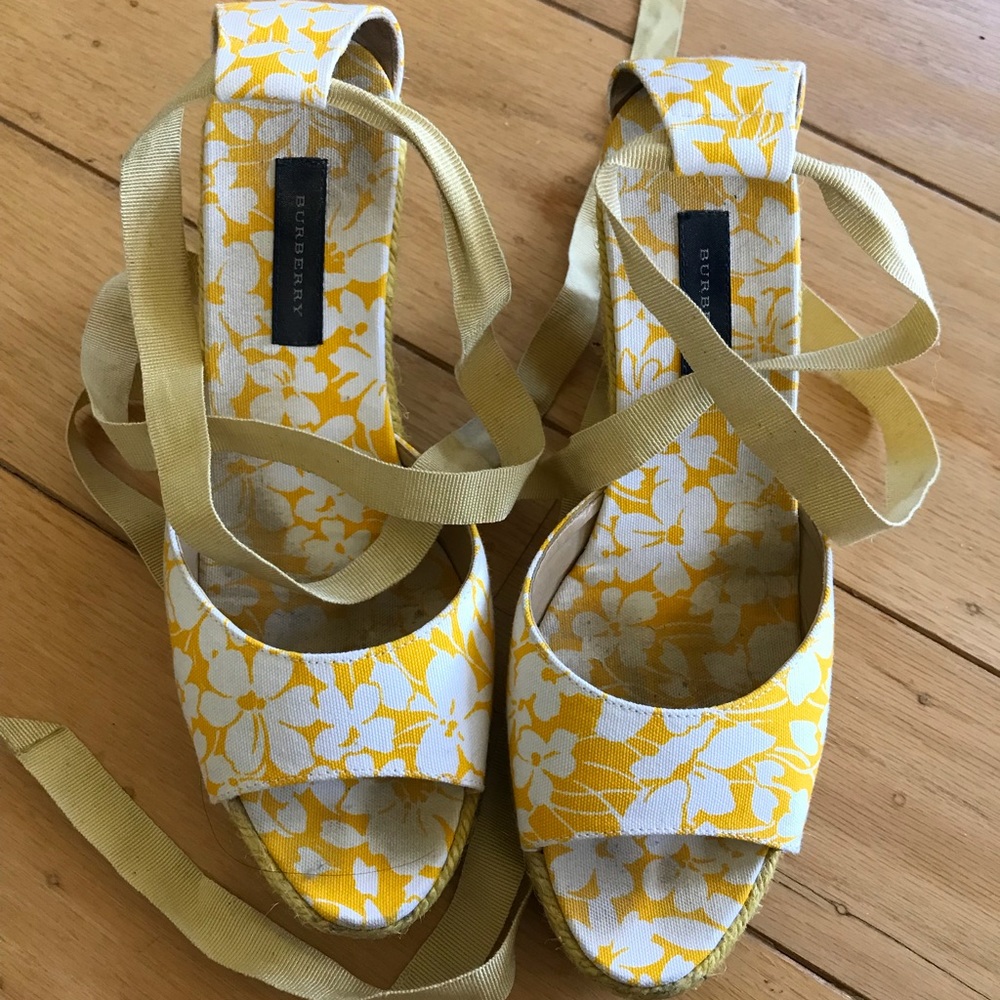 WORN 1x Burberry yellow floral espadrilles 37